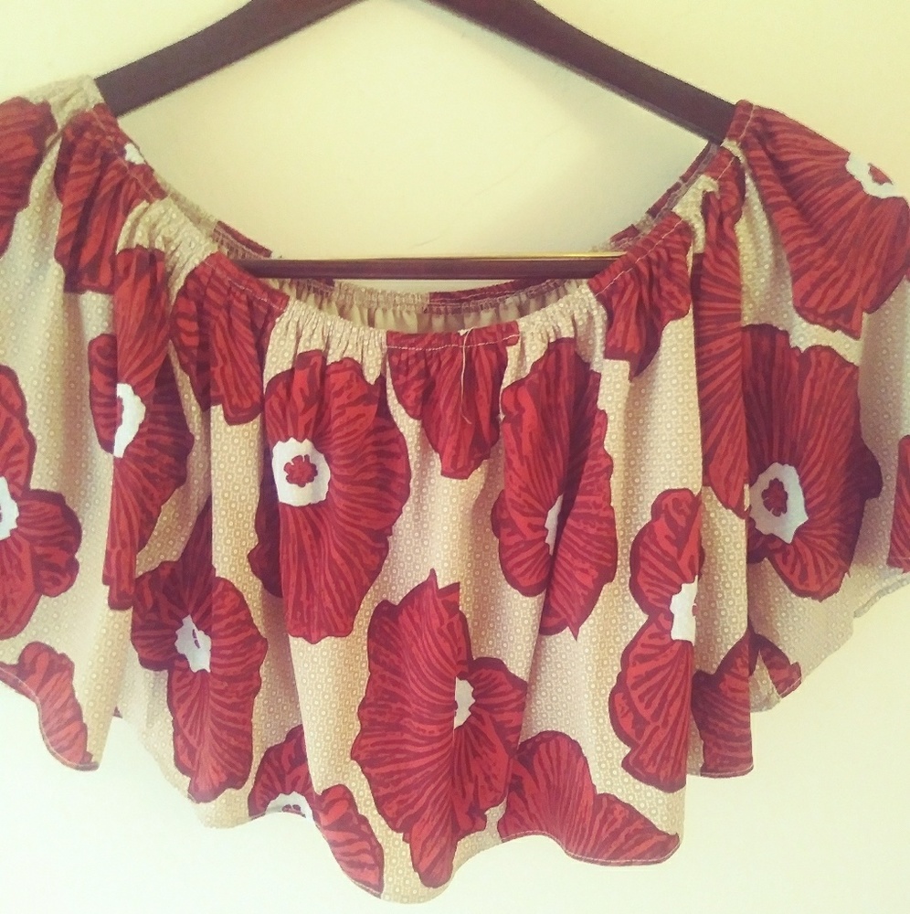 Lucy Wang ruffle crop top size L💜